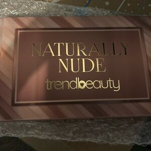 NWT - TREND BEAUTY - Naturally Nude Eyeshadow Palette